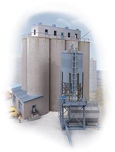 Walthers Cornerstone 2942 HO Scale Grain Head House w/Silos