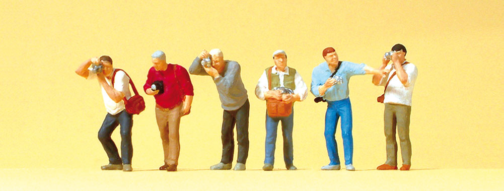 Preiser 10545 HO Scale Railfans with Cameras Figure Set