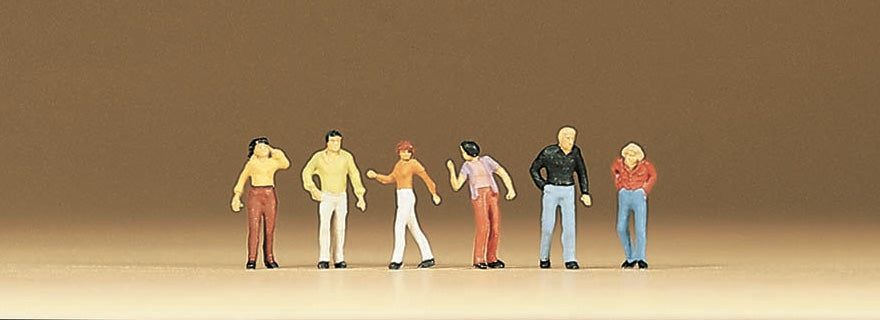 Preiser 79026 N Scale Walking Passers-by Figure Set