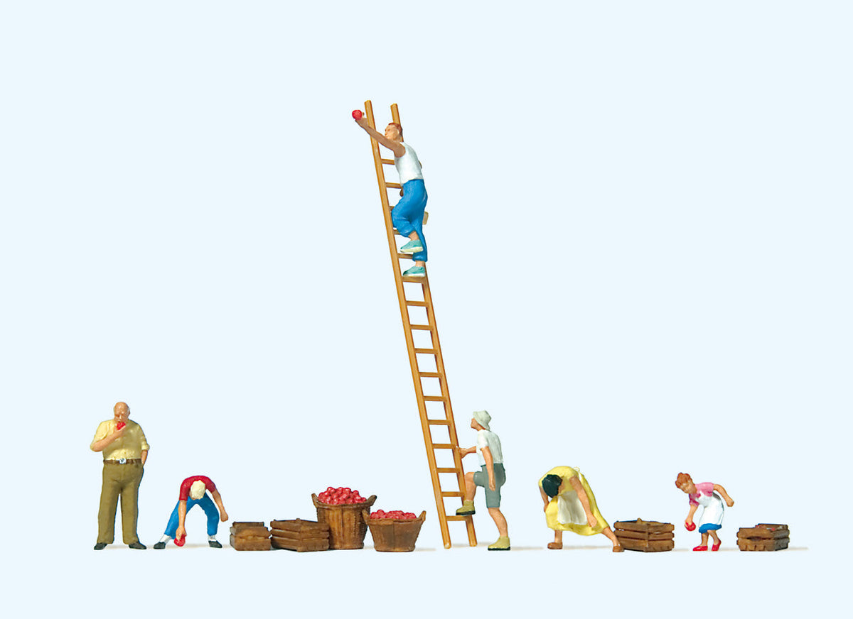 Preiser 10720 HO Scale Apple Harvest Figure Set