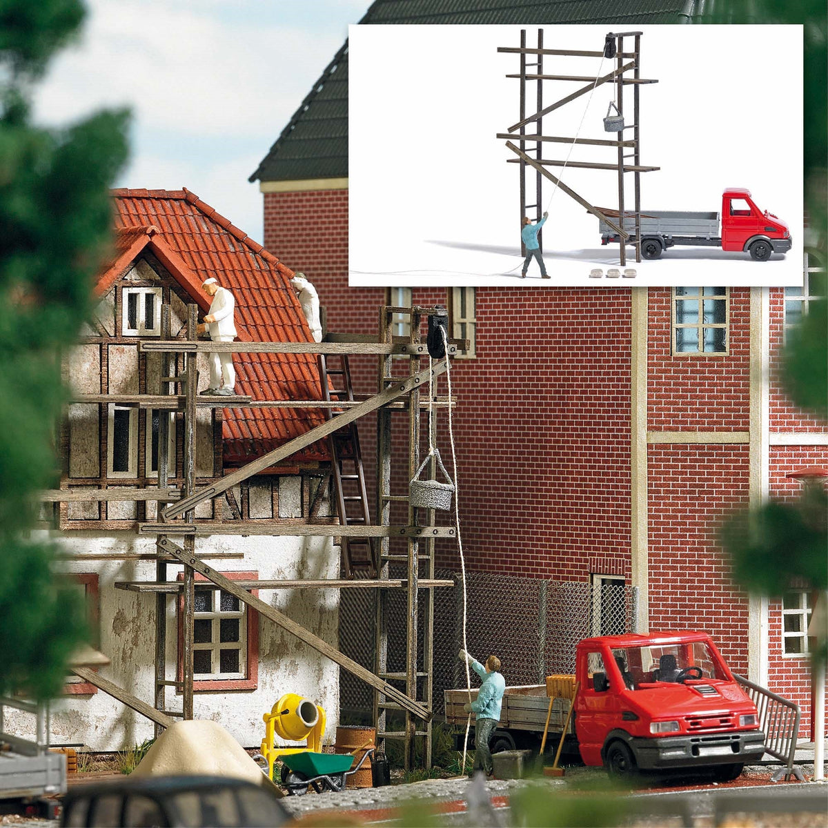 Busch 7902 HO Scale Scaffolding, Bricklayer & Iveco, Action Set