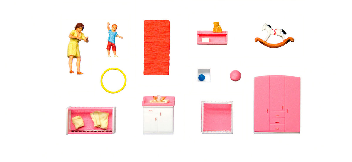 Preiser 10645 HO Scale Mother Changing Diapers Nursery Set