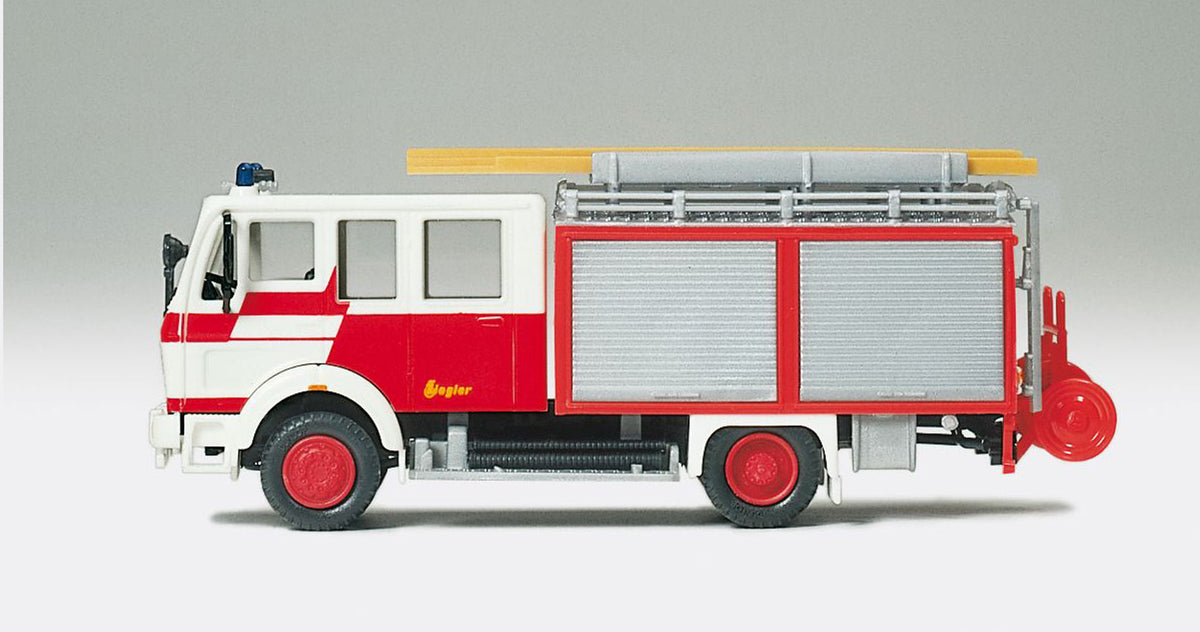 Preiser 35022 HO Scale Mercedes LF 16 Frankfurt Fire Pumper