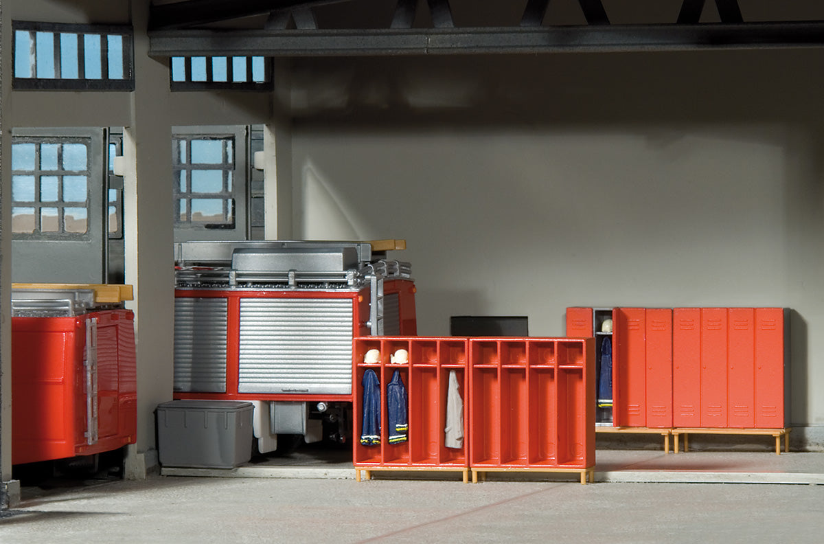 Preiser 17708 HO Scale Firemen's Lockers & Accessories