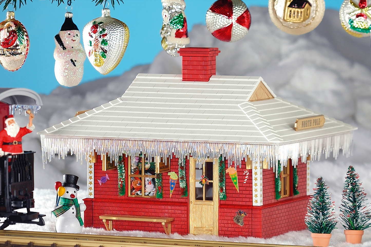 Piko 62265 G Scale North Pole Station, Built-Up