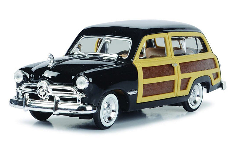 Motormax 73260AC-BK 1/24 Scale 1949 Ford Woody Wagon