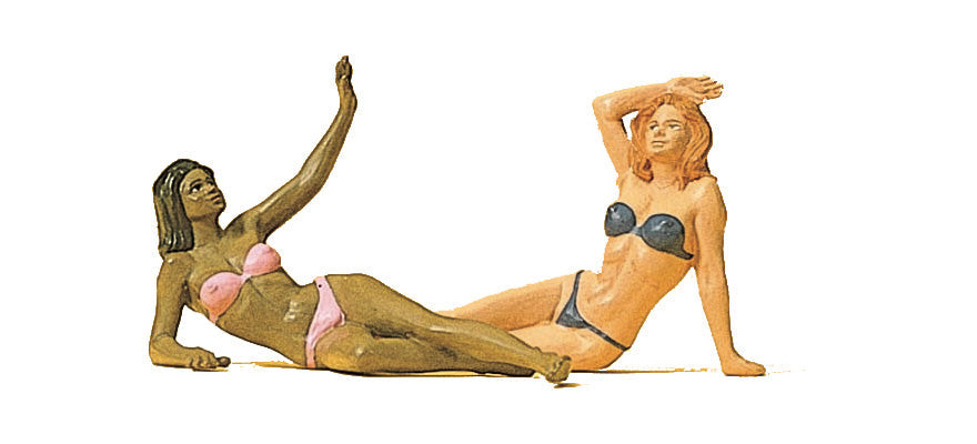 Preiser 45017 G Scale Reclining Women on Beach (2)