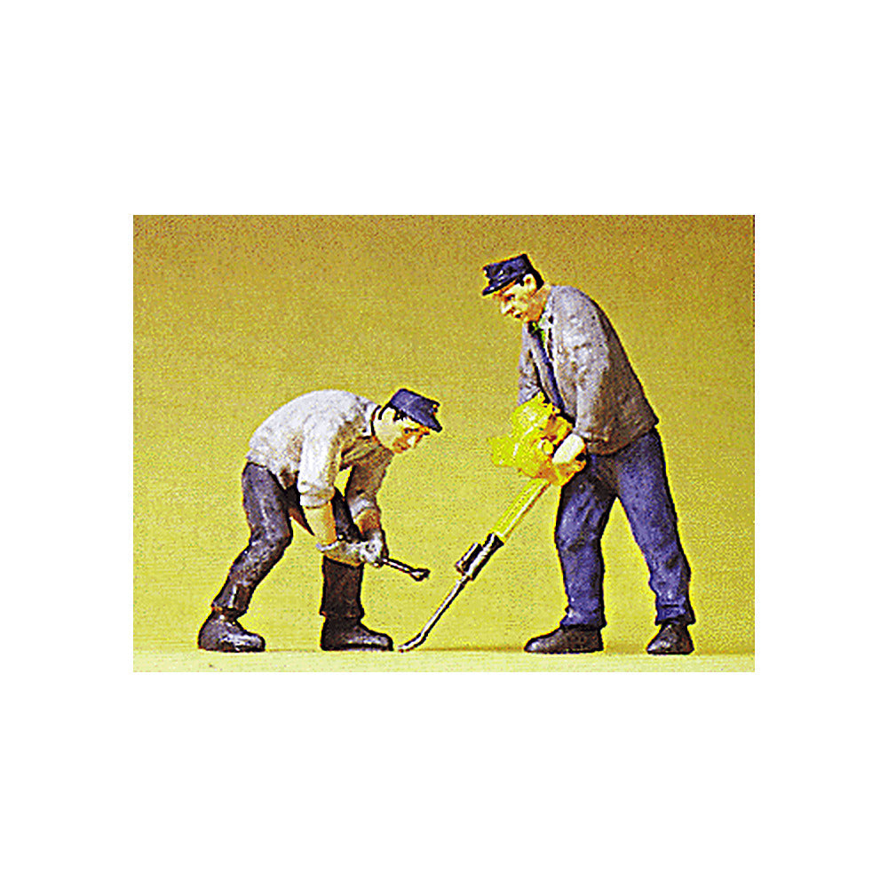 Preiser 45019 G Scale Track Workers w/Tamper & Wrench