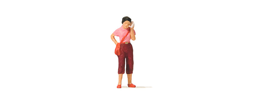 Preiser 28166 HO Scale Woman with Mobile Phone Figure