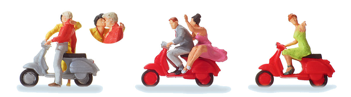 Preiser 10607 HO Scale Three Vespa Scooters with Riders