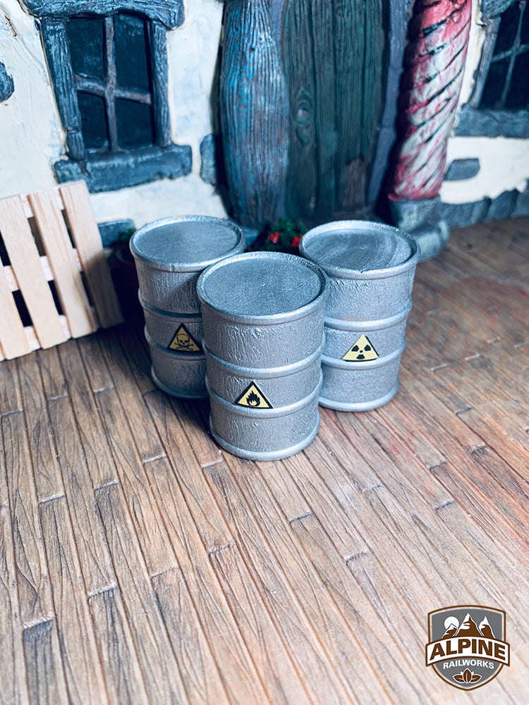 Alpine Railworks 1068 G Scale Oil Barrels, Silver with Warning Labels (3)