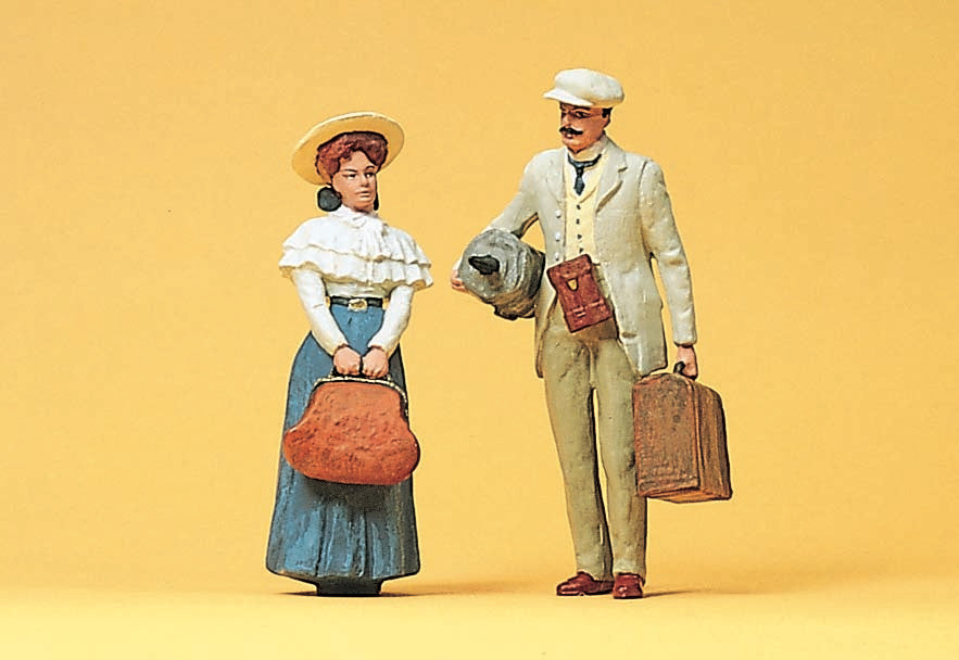 Preiser 45052 G Scale Traveling Couple w/Luggage Set