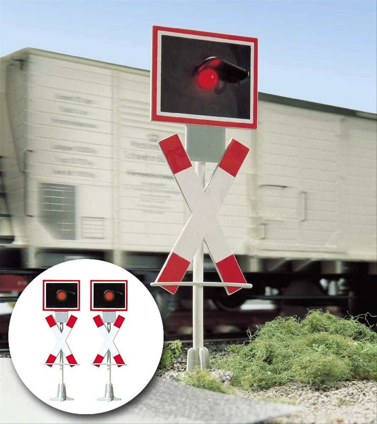 Busch 8625 G Scale European Crossing Flashers Set