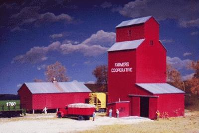 Walthers Cornerstone 3238 N Farmer's Co-op Rural Grain Elevator