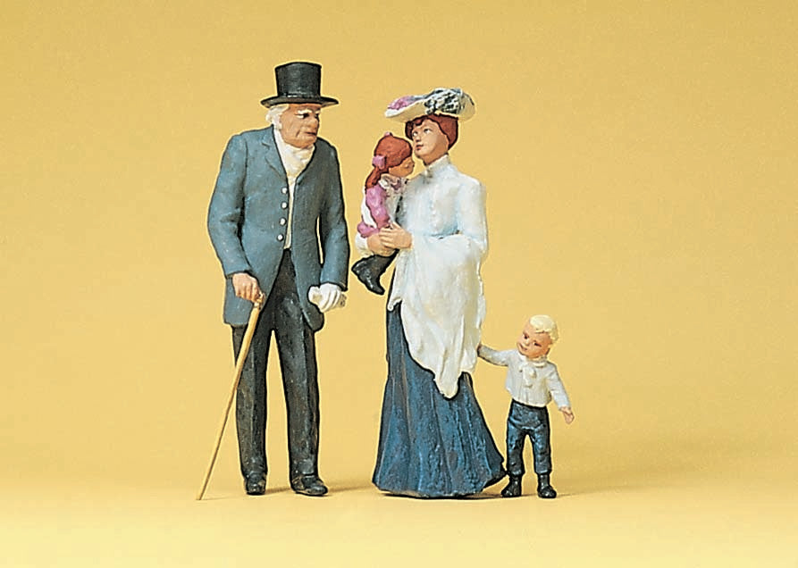 Preiser 45066 G Scale Old Man, Woman & Two Children Set
