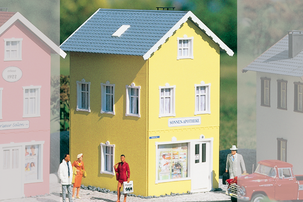 Piko 62067 G Scale Garden City Sunny Pharmacy Kit
