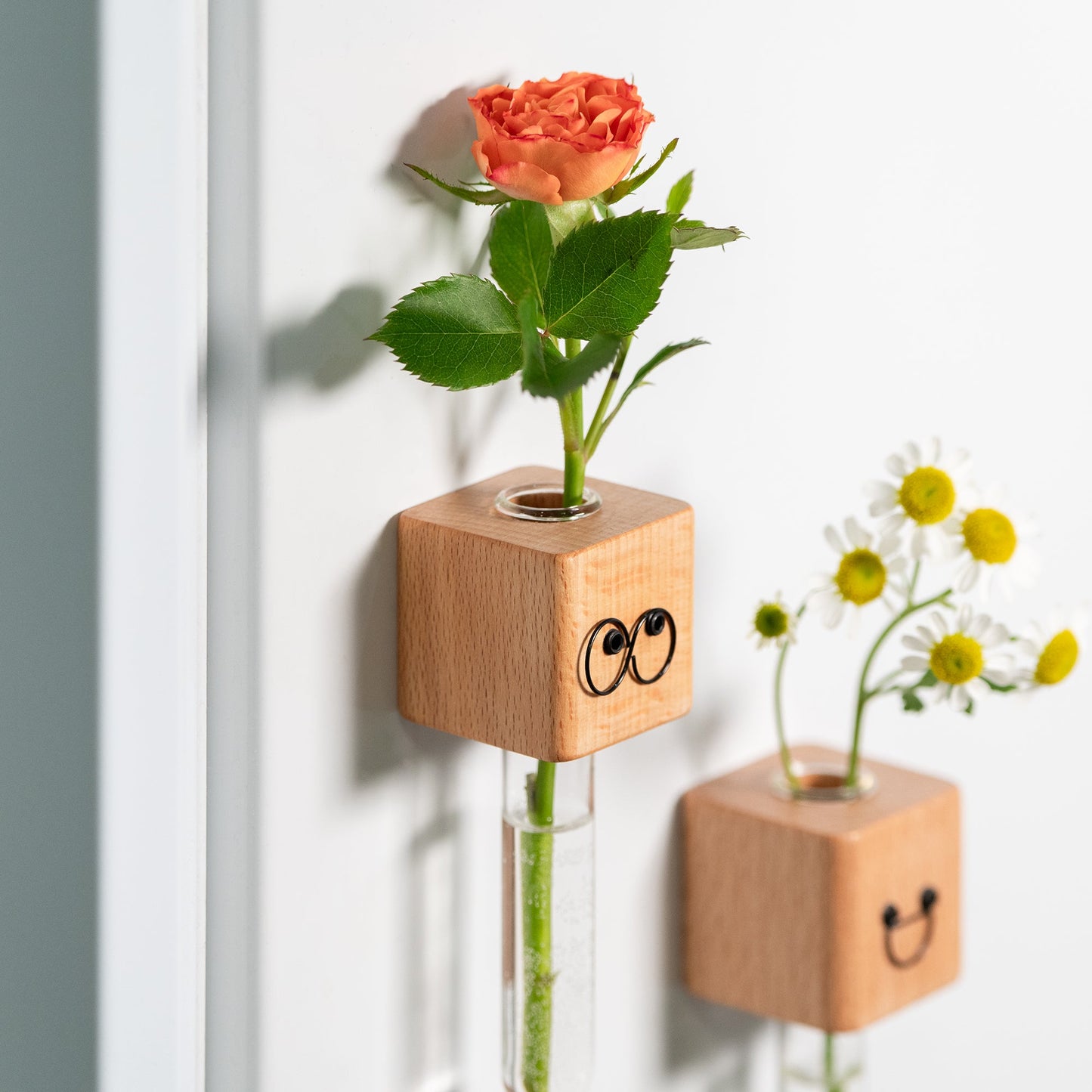 Magnetic Mood Vase Set (2-Pack)