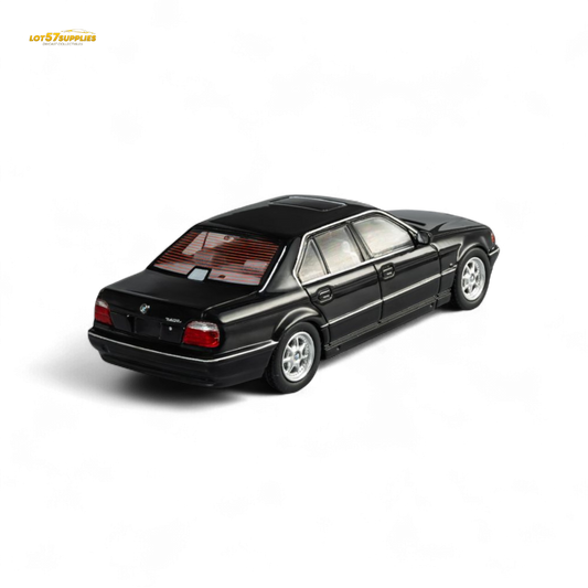 DCM BMW E38 740iL Black 1:64