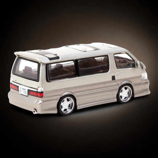 Tarmac Works Toyota Hiace Wagon Custom 1:64