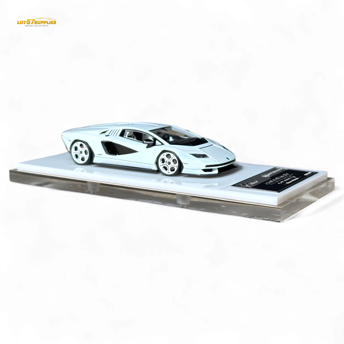 FuelMe Model Lamborghini Countach LPI 800-4 Bianco Siderale 1:64