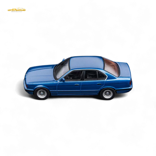 DCM BMW E34 5-Series Sedan Avis Metallic Blue 1:64