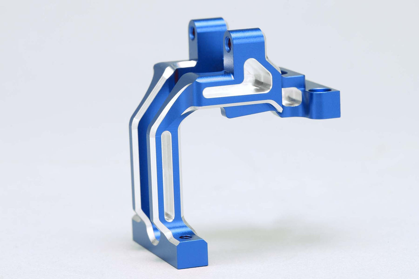 Y2-302DBL Yokomo Aluminum Lightweight Integrated Front Bulkhead (Blue)