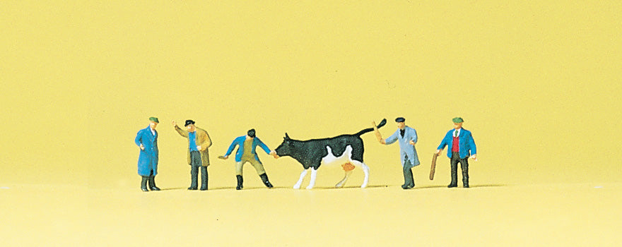 Preiser 88544 Z Scale Cattle at Market with Figures Set