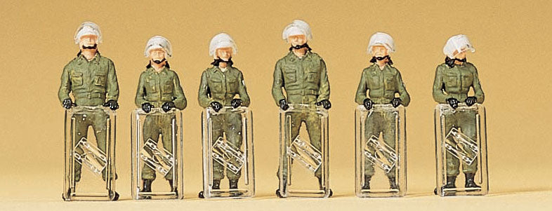 Preiser 10395 HO German Mobile Police w/Shields Down