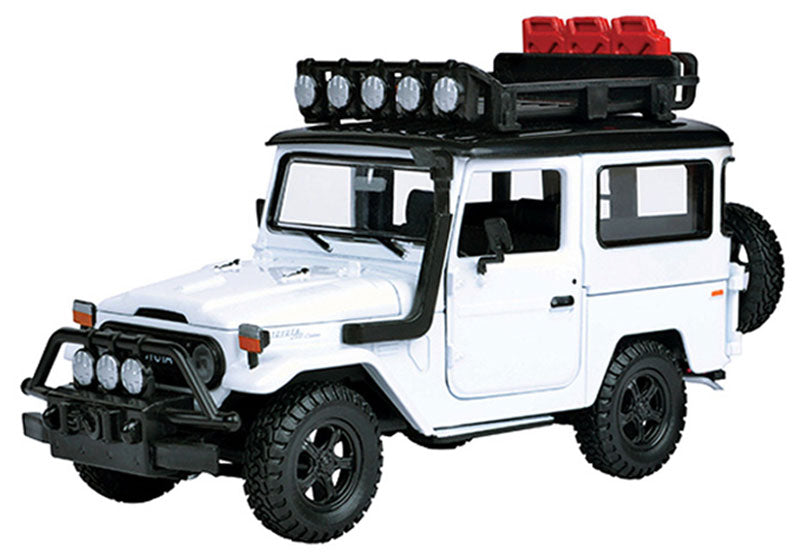 Motormax 79137WT 1/24 Toyota FJ40 Off-Road Truck, White