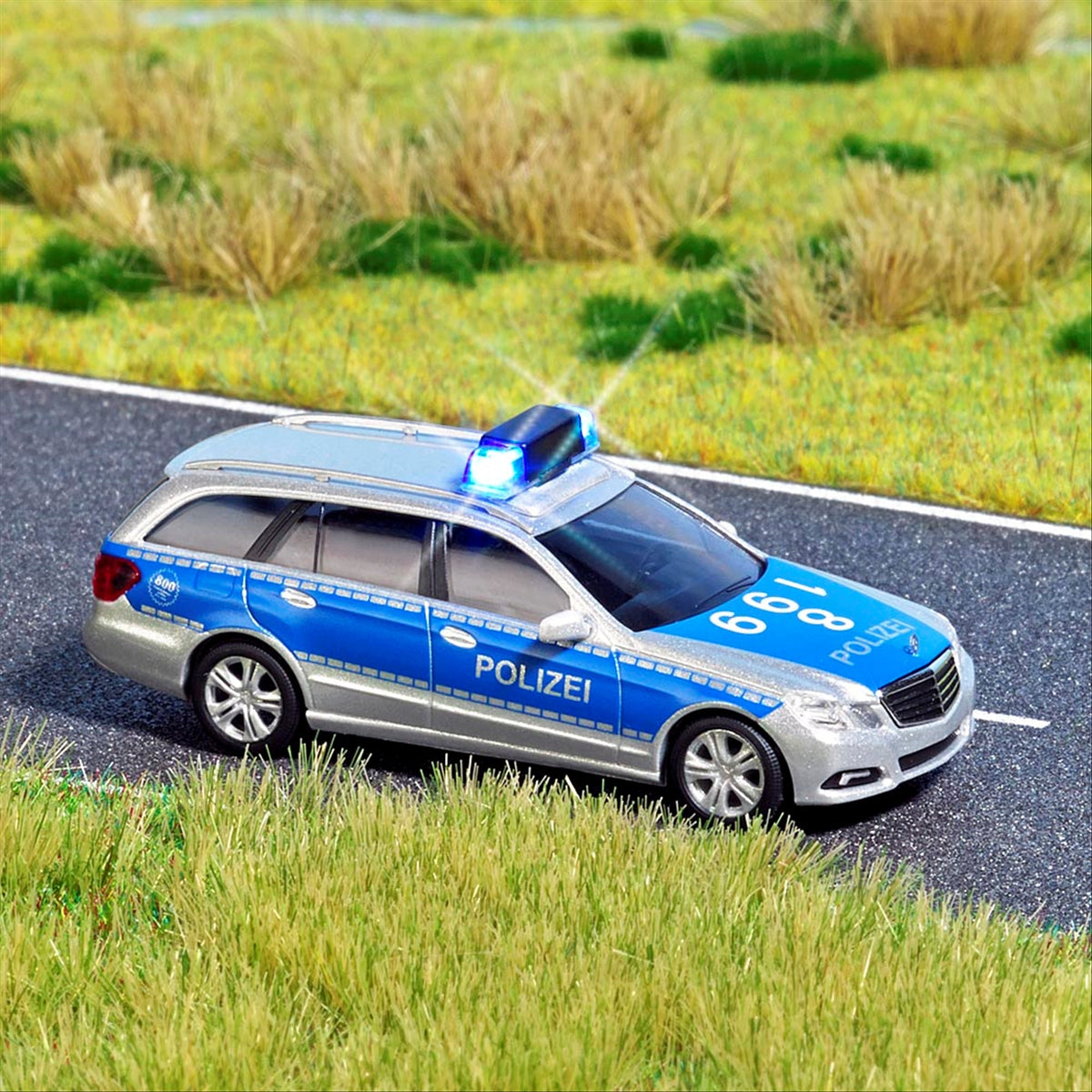 Busch 5626 HO Scale Mercedes-Benz E-Class Police Car, Lighted