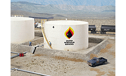 Walthers Cornerstone 933-3167 HO Wide Oil Storage Tank w/Berm Kit