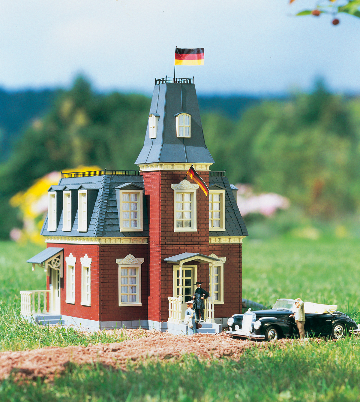 Piko 62054 G Scale German Embassy, Building Kit