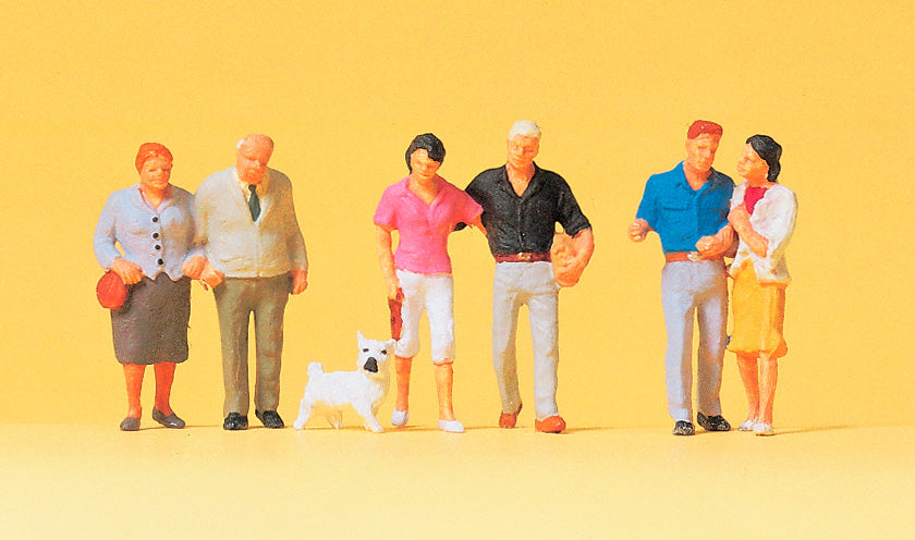 Preiser 10527 HO Scale Standing Couples with Dog Figure Set