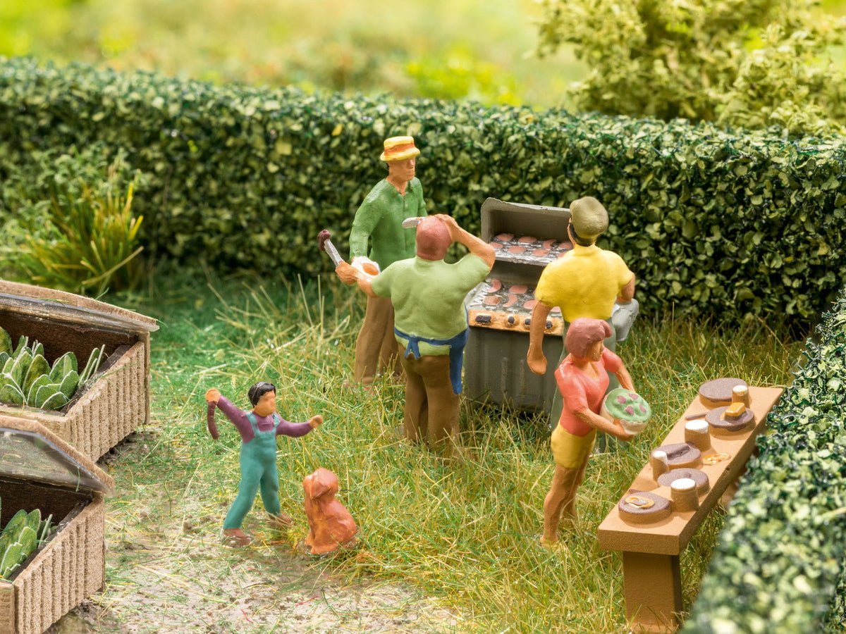 Noch 15593 HO Scale Barbecue Party, 5 Figures, Dog & Grill