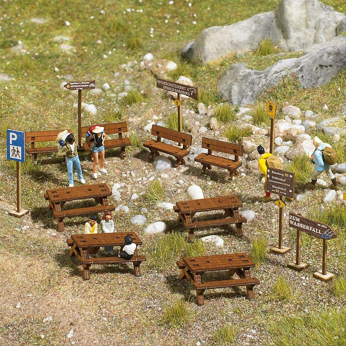 Busch 1484 HO Scale Wooden Outdoor Furniture Set Kit
