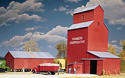Walthers Cornerstone 3036 HO Scale Farmers Rural Grain Elevator