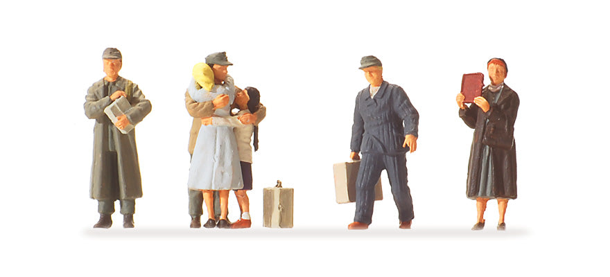 Preiser 10612 HO Scale 1945 German Returnees 5-Figure Set