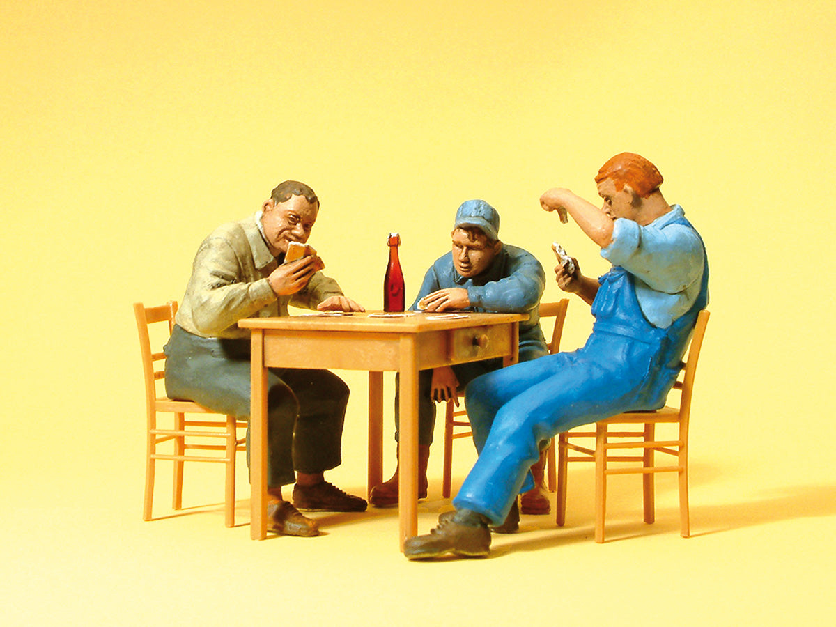 Preiser 45141 G Scale Men Playing Cards Figure Set