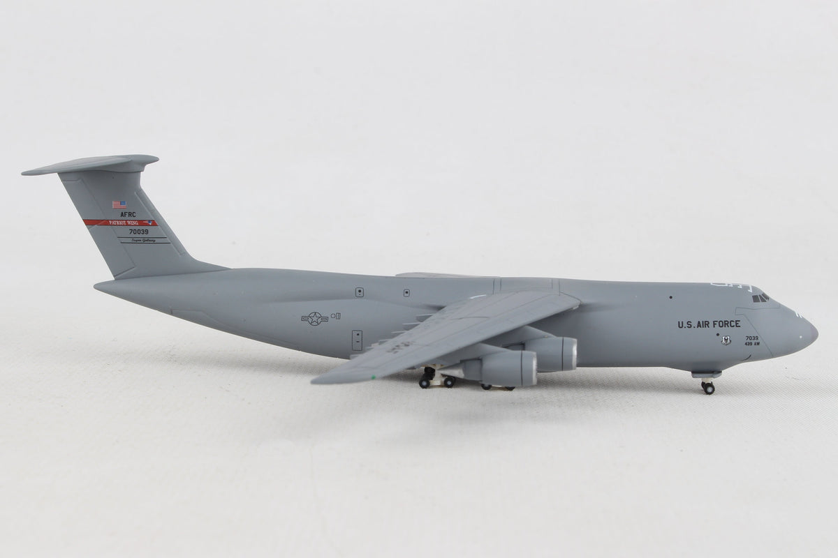 Herpa Wings 1/647 HE533058 Herpa Usaf C5M 1/500 439Th Aw Westover Afb