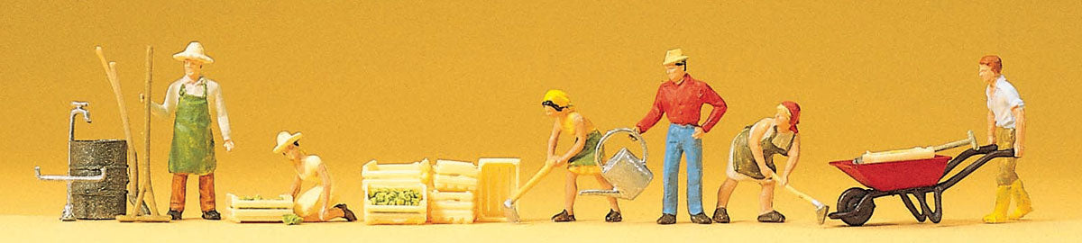 Preiser 10046 HO Scale Gardeners with Accessories Set