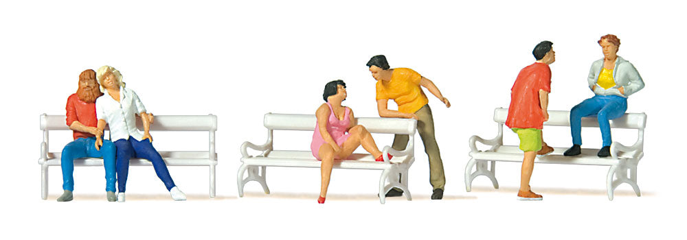 Preiser 10739 HO Scale On the Park Bench Figure Set