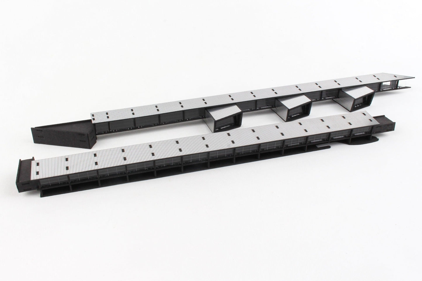Herpa Wings HE528283 Amersterdam Airport Pier G Corridor & Pier H 1/500