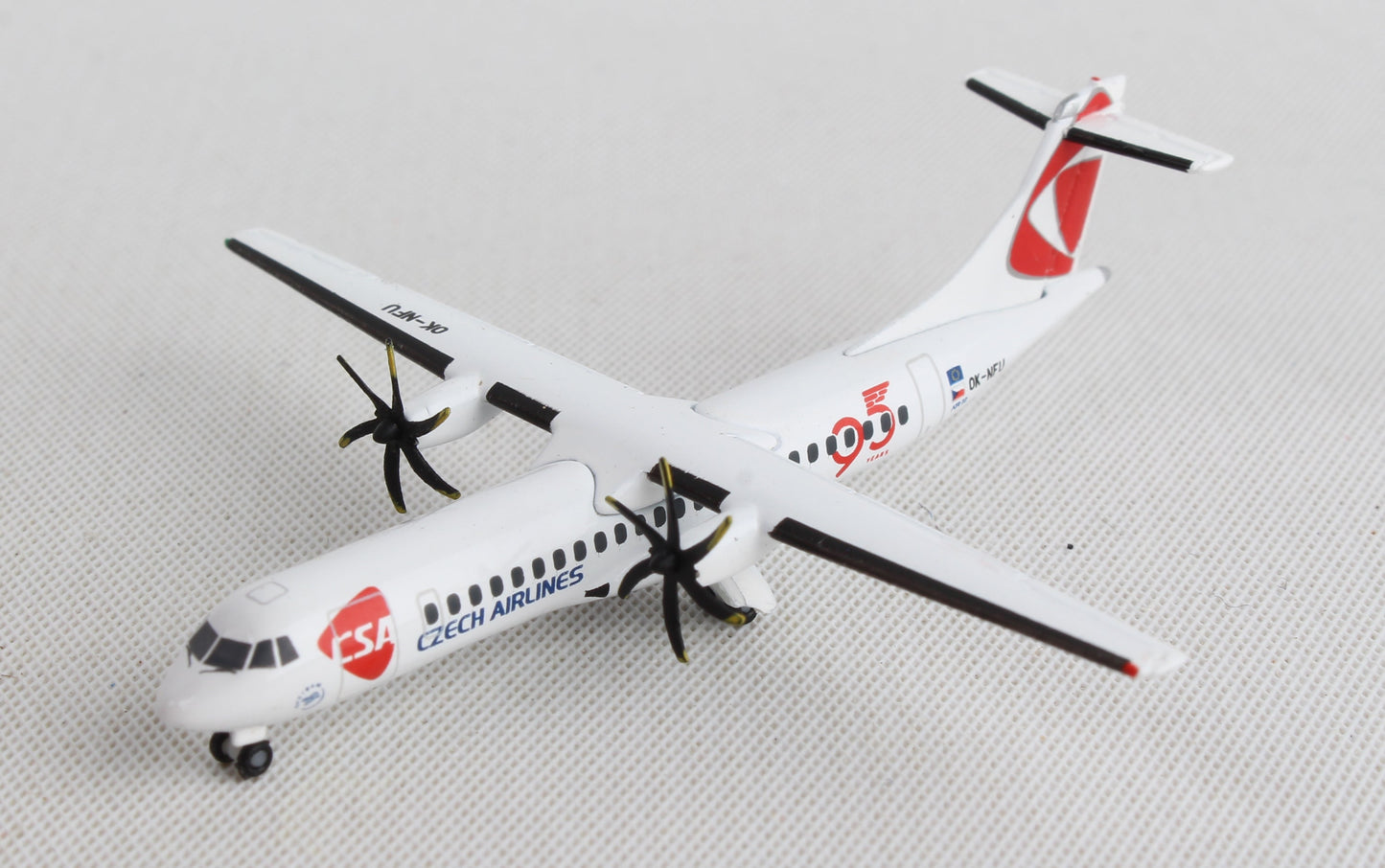 Herpa Wings HE532792 Csa Atr72-500 1/500 95 Years