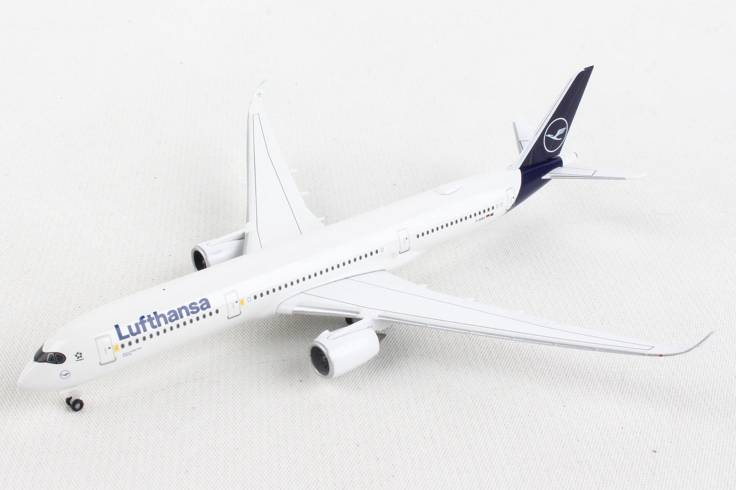 Herpa Wings HE532983-001 Lufthansa A350-900 1/500 New Livery