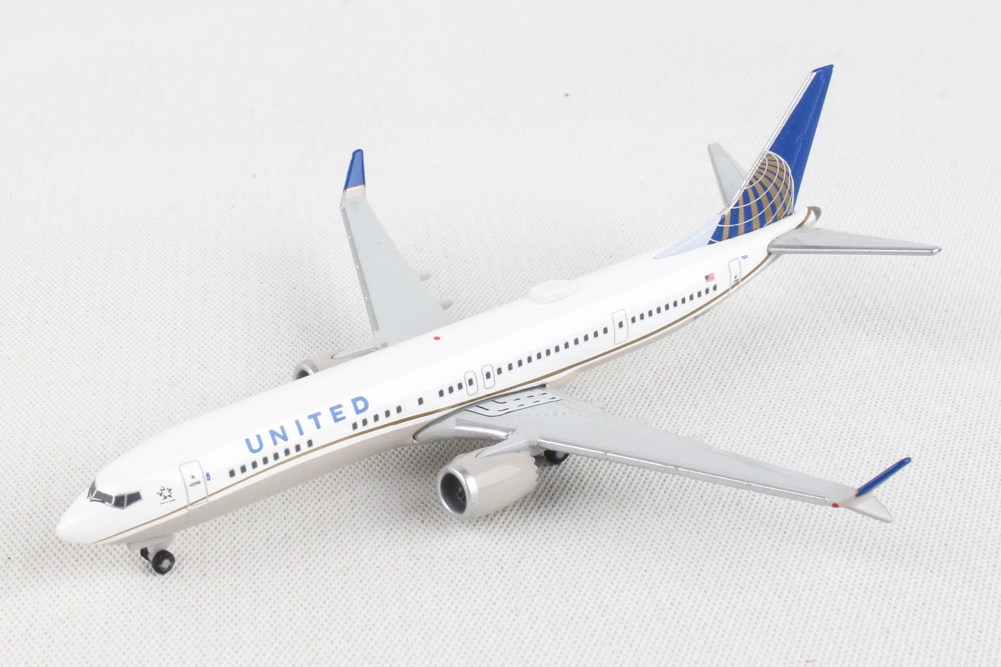 Herpa Wings HE533416 United 737Max9 1/500 Post Co Livery