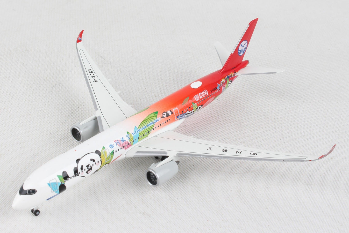 Herpa Wings HE534499 Sichuan A350-900 1/500 Panda Route