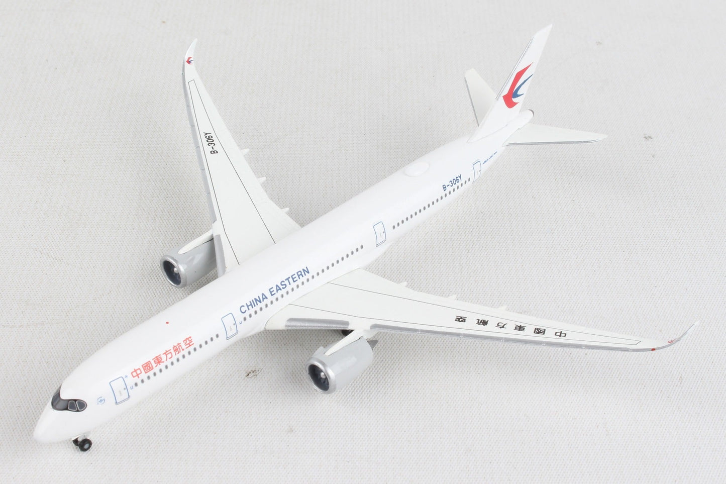 Herpa Wings HE534673 China Eastern A350-900 1/500