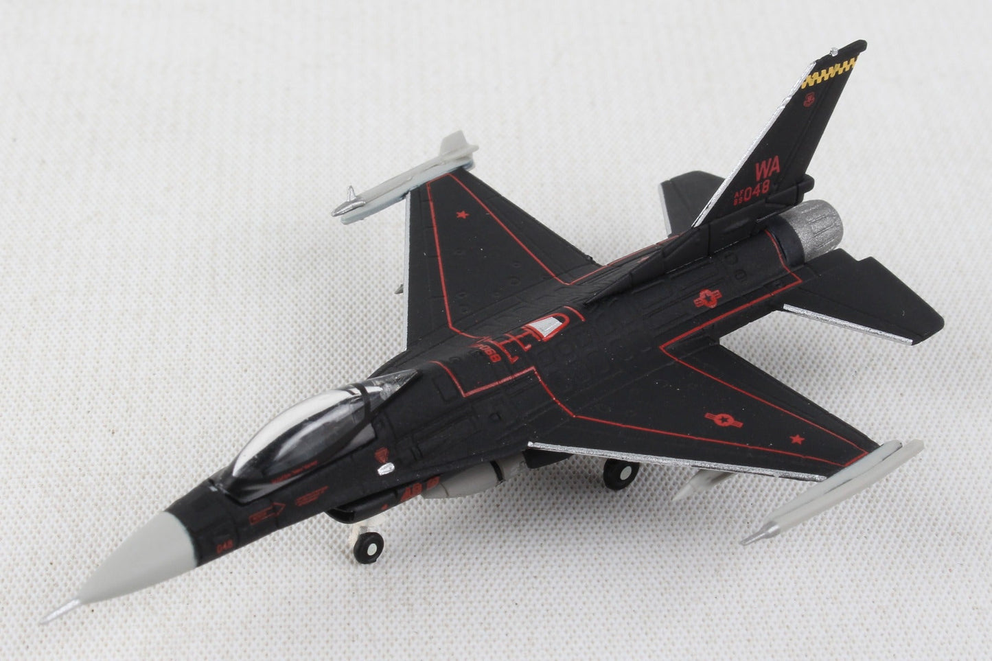 Herpa Wings HE571098 Usaf F-16C 1/200 64Th Agressor Sqn Nellis Afb Wraith
