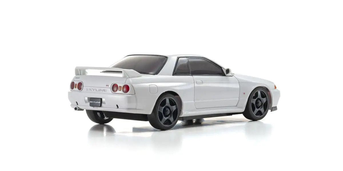 Kyosho Skyline GT-R Nismo White Mini-Z AWD KYO32639W RTR ReadySet