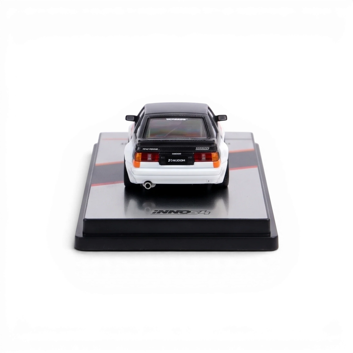 INNO64 Toyota AE86 Levin Pandem Rocket Bunny 1:64